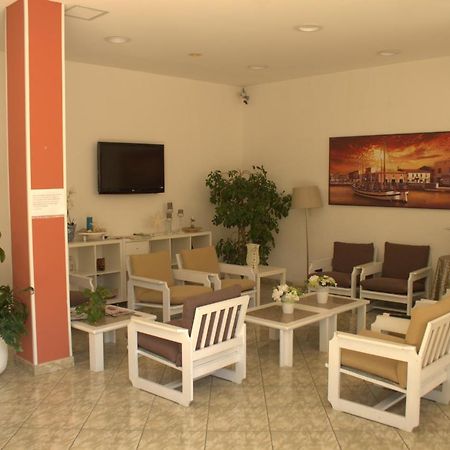 Little Hotel Чезенатіко Екстер'єр фото