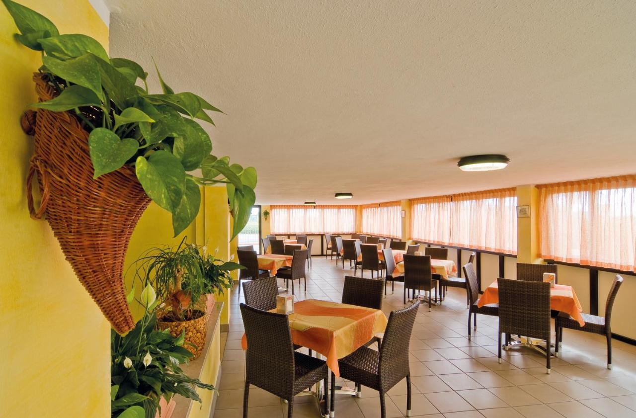 Little Hotel Чезенатіко Екстер'єр фото