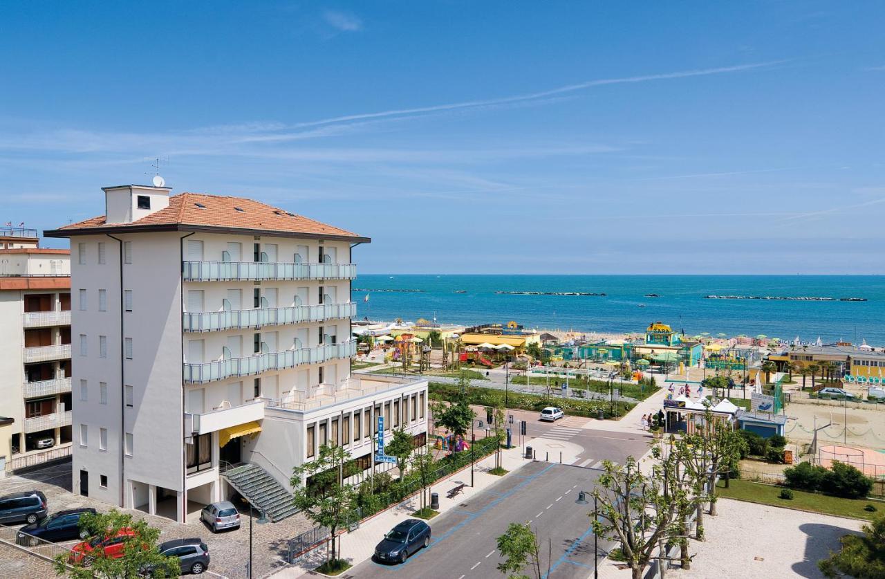 Little Hotel Чезенатіко Екстер'єр фото