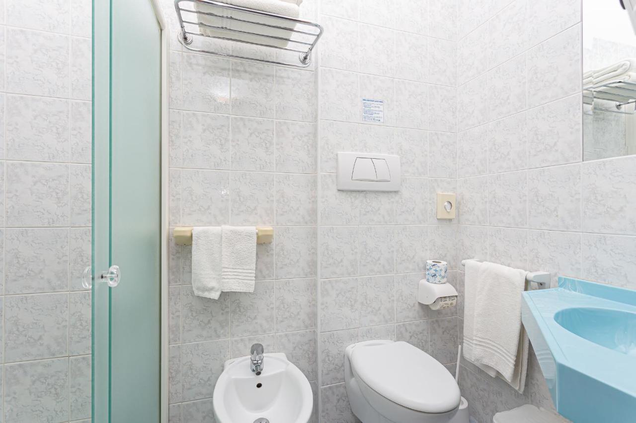Little Hotel Чезенатіко Екстер'єр фото