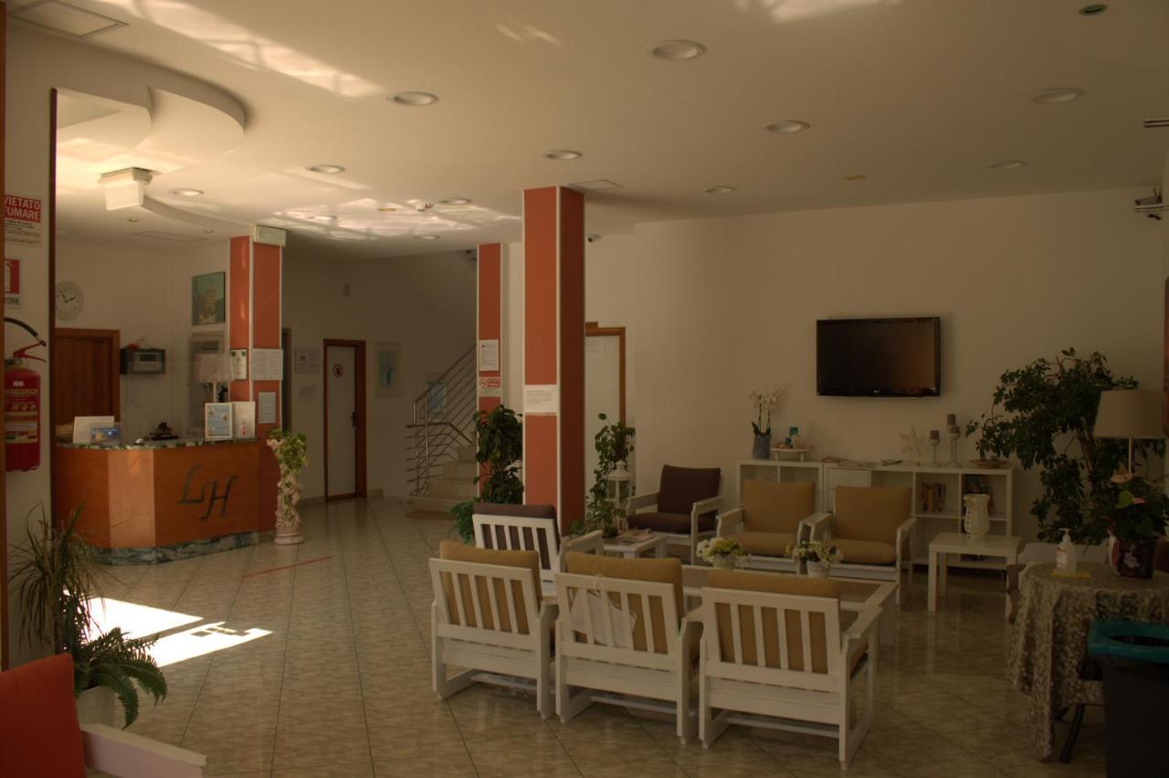Little Hotel Чезенатіко Екстер'єр фото
