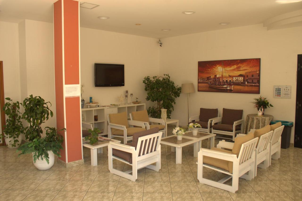 Little Hotel Чезенатіко Екстер'єр фото